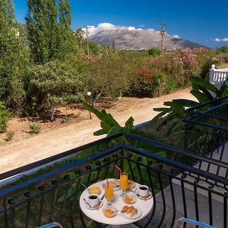 Pericles מלון 3*