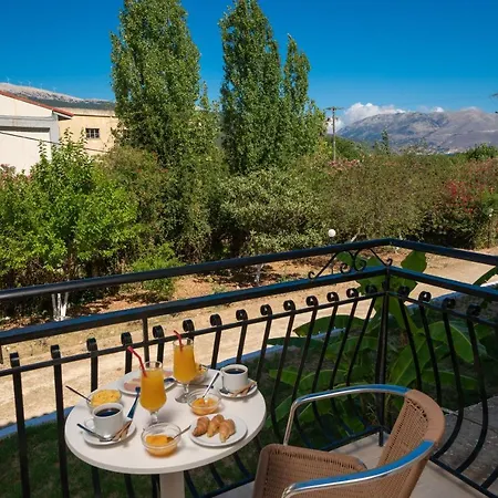 מלון Pericles 3*